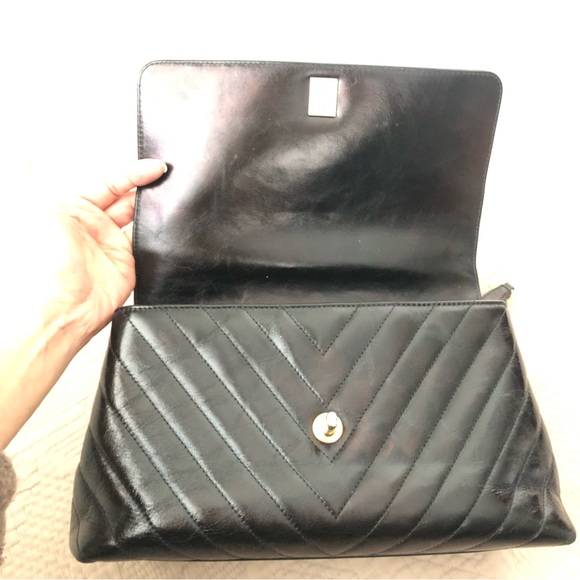 Chanel Coco top handles chevron Iridescent calfskin Leather flap small size bag. - Picture 6 of 17